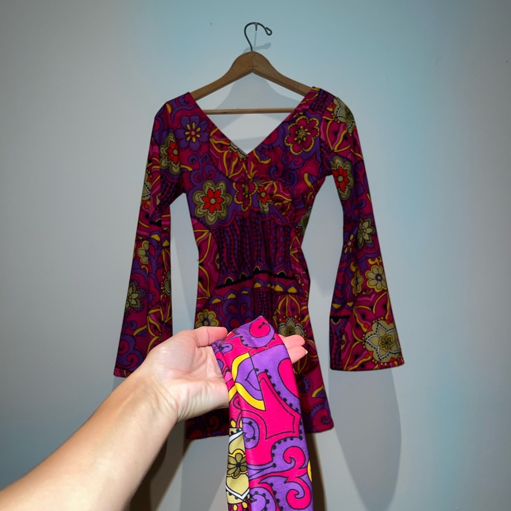 lovely groovy women’s hippie costume